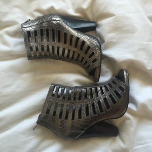 Metallic Snakeskin High Heel