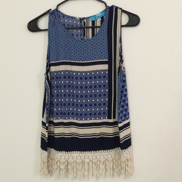 🎀Francesca's Collection Sleeveless Top NWOT🎀