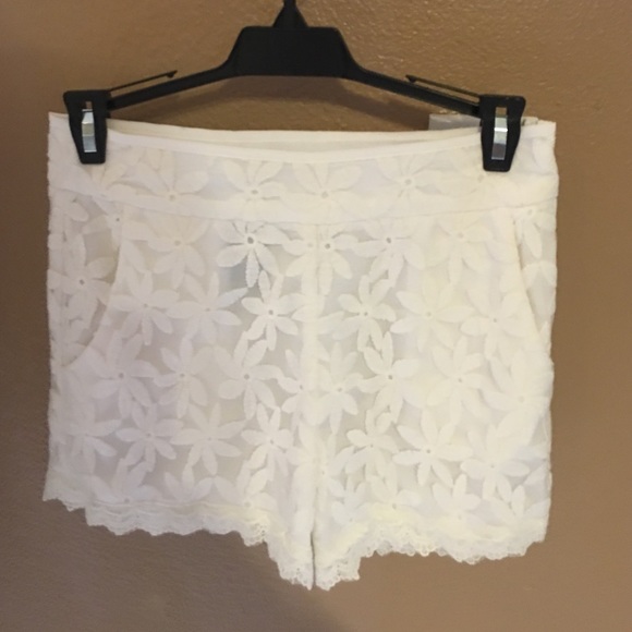Monteau white floral shorts
