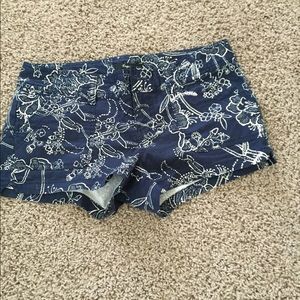 Express Shorts Size 2 Very cute print !