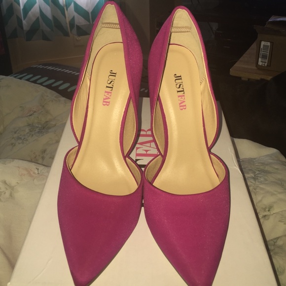 Just fab. Gorgeous raspberry color pumps