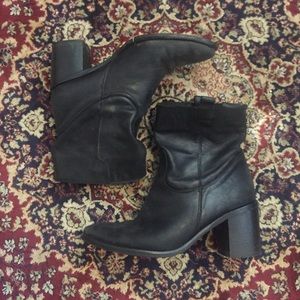 super worn! Charles David black booties