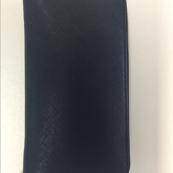 AUTHENTIC Michael Kors wallet/wristlet - Picture 3 of 4