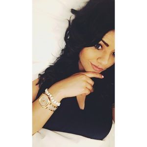 Meet your Posher, Alaena