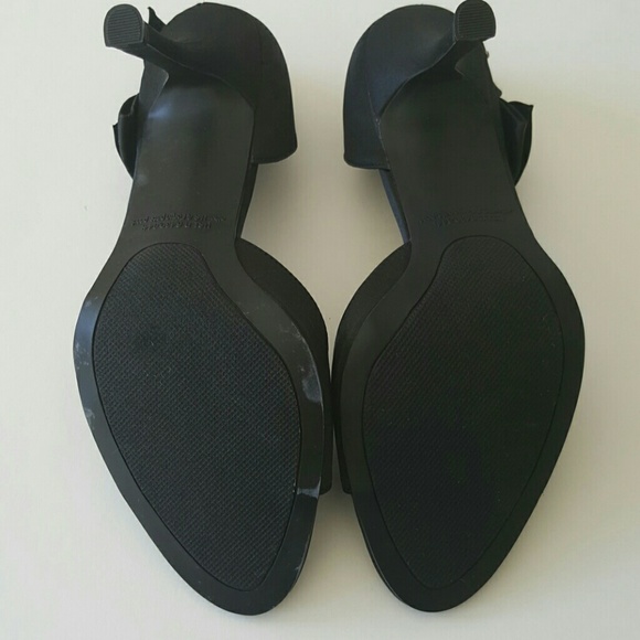 High Heels - Picture 3 of 4