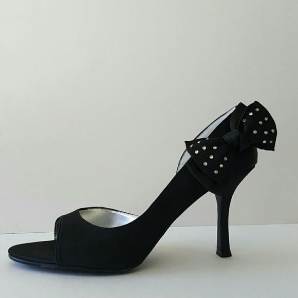 High Heels - Picture 4 of 4