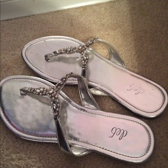 Sandals - Picture 2 of 4