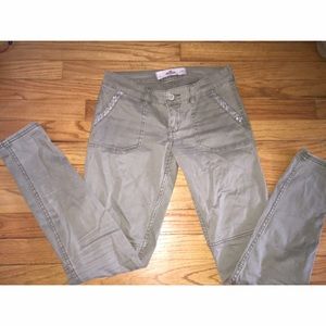 Hollister army green pants. SOLD THRU ANOTHER APP