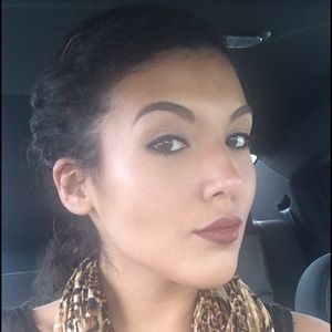 Meet your Posher, Chavela