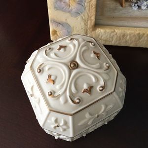 Lenox music box