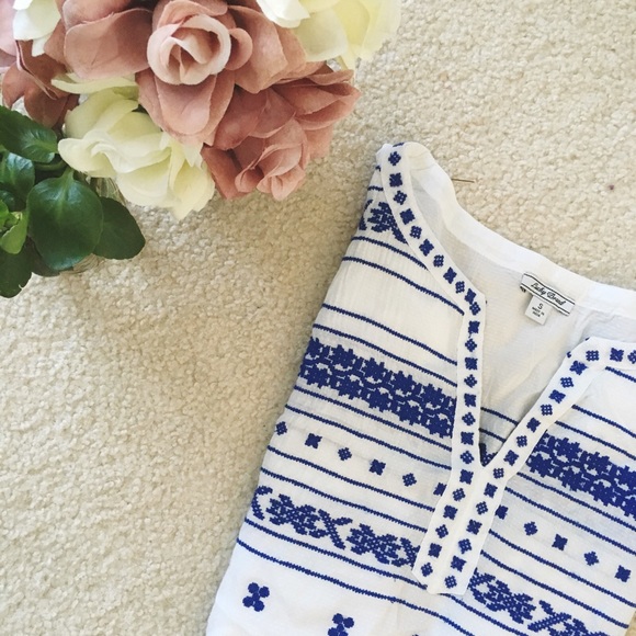 Lucky Brand Tops - Lucky Brand White Blue Embroider Summer Blouse