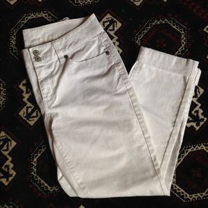 White VS jeans
