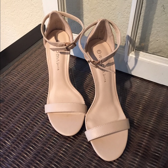 Nude ankle strap heels ✨