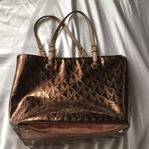 MK smaller tote. (Read description/pics first)