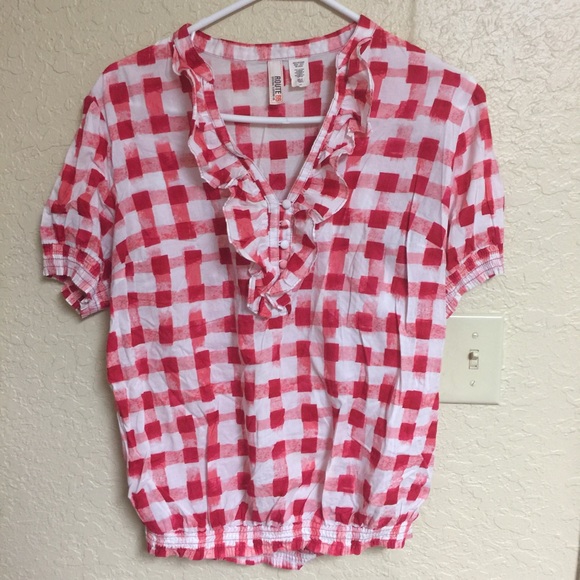 Short sleeves shirt