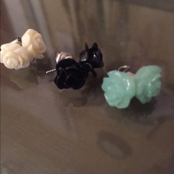 Flower earrings - Picture 2 of 3