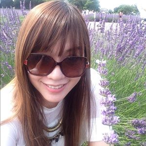 Meet your Posher, Annie