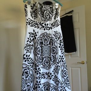 White House Black Market-SILK cocktail dress