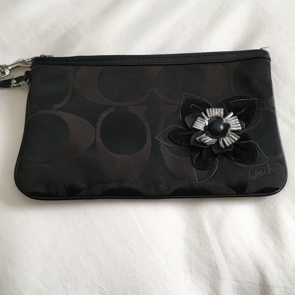 Coach wristlet (large)