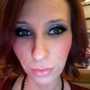 Meet your Posher, Pamela