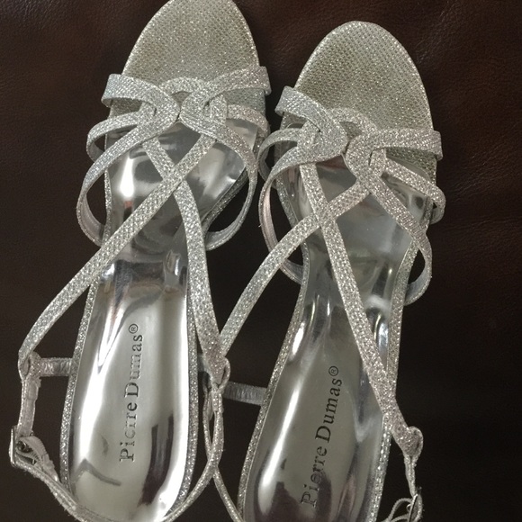 Silver shoes - Picture 2 of 4