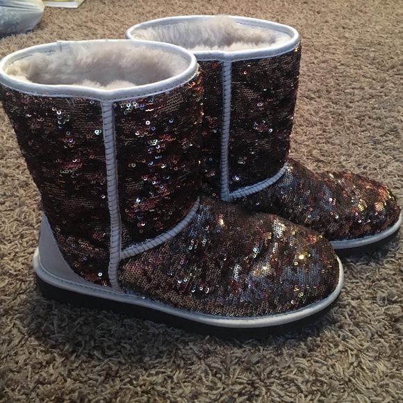Brown sequence ugg boots