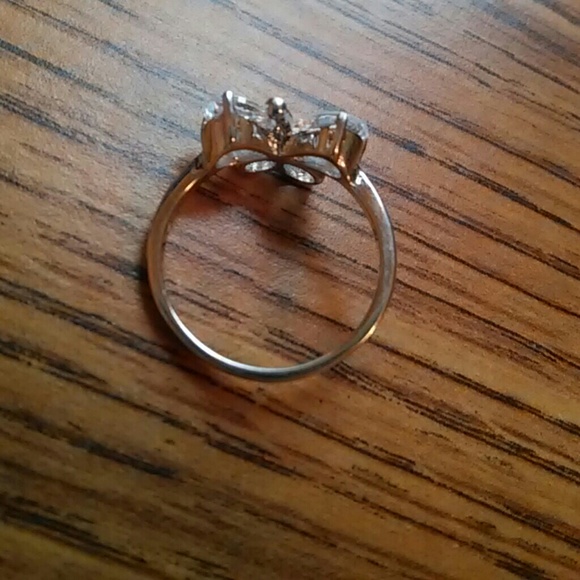 Rhinestone Butterfly Ring! - Picture 2 of 2
