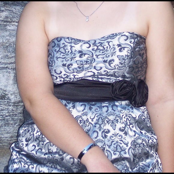 Homecoming Dress - Picture 4 of 4