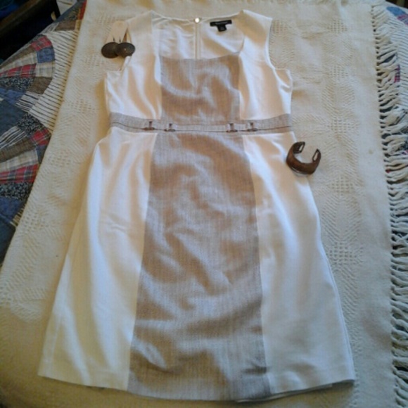 White house Black market Sleeveless dress