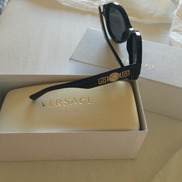 Versace Sunglasses - Picture 3 of 4
