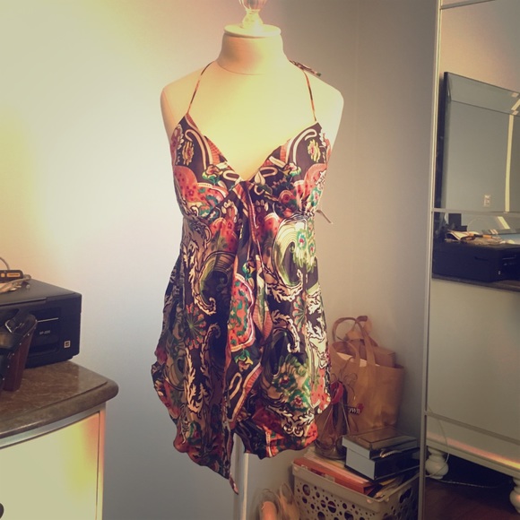 Gala Tops - Flowy silk halter top !