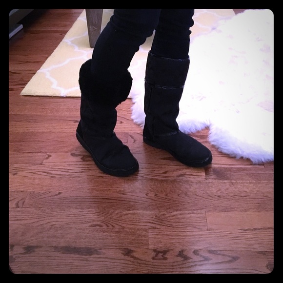 Cute Coach black logo size 5 boots.