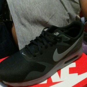 Meet your Posher, Cherrita