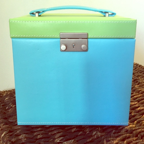 Jewelry box