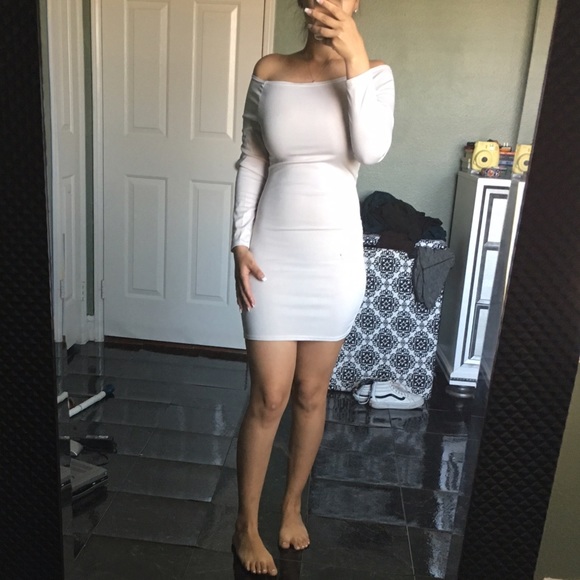 Dresses & Skirts - Nude off the shoulders dress