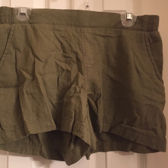 ❌SOLD❌Linen shorts. Army green. Small