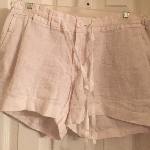 ❌SOLD❌White linen shorts. Size 6.
