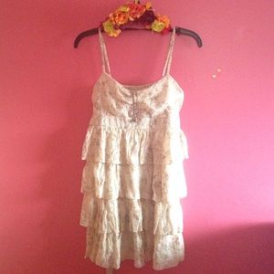 🌻[35] Cream Ruffle Dress