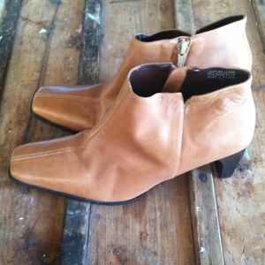 Final SALE! Etienne Aigner ankle boots