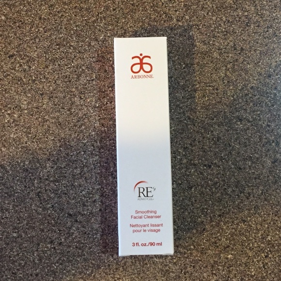 Arbonne RE9 Smoothing Facial Cleanser