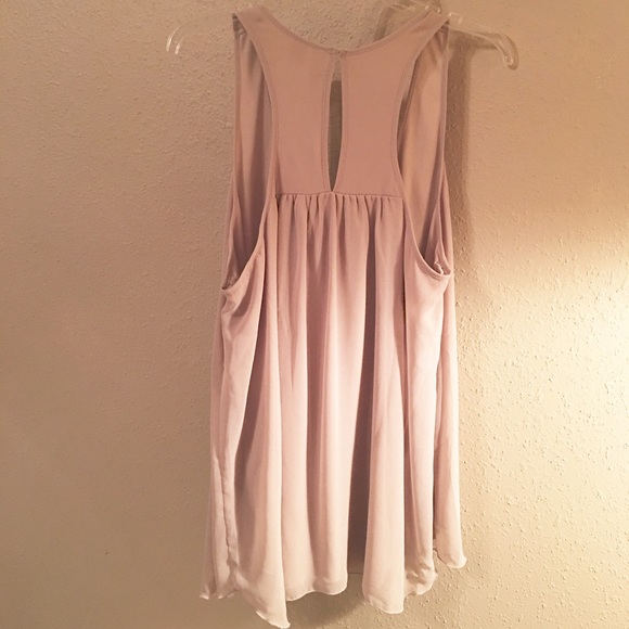 🎉REDUCED‼️🎉 - Beige Tank Top Blouse - Picture 3 of 4