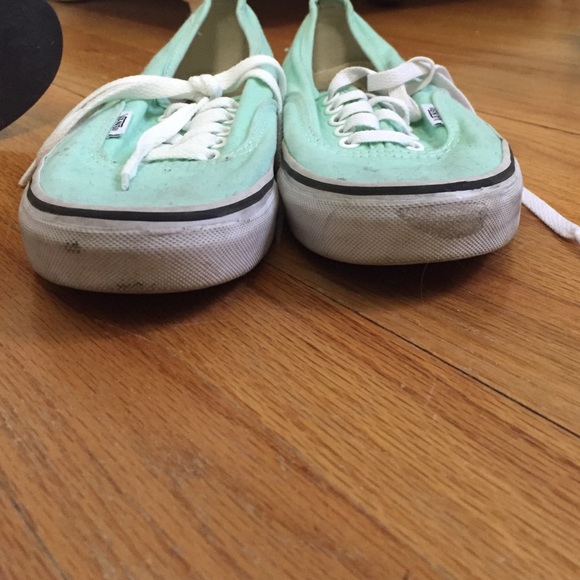 vans - Picture 2 of 2