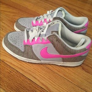 Plaid Low Top NIKE Sneakers