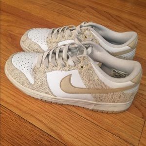 Textured NIKE low tops