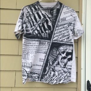 Skull/writing tee