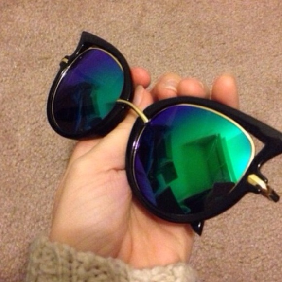 🎉2X HOST PICK🎉Flash Lens CatEye Sunglasses - Picture 2 of 3