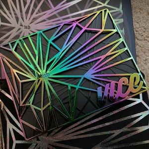 Urben Decay VICE 4 eyeshadow palette LE