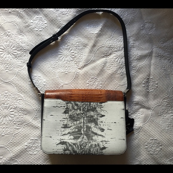 ❌SOLD❌🎉 HP 🎉 Alexander Wang Prisma snake effect - Picture 2 of 4