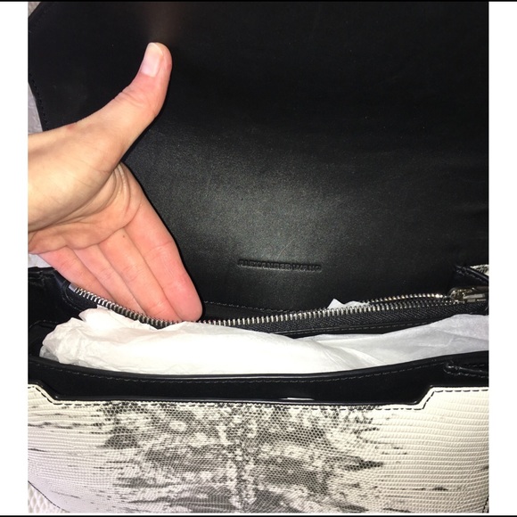 ❌SOLD❌🎉 HP 🎉 Alexander Wang Prisma snake effect - Picture 4 of 4