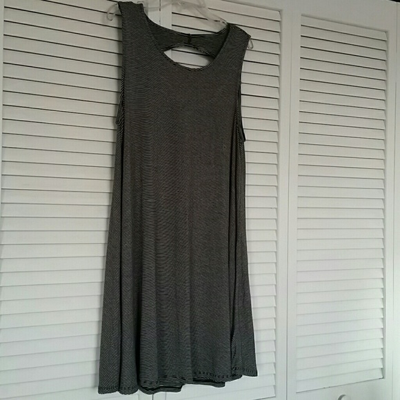 NWT cute aeo grey stipped dress!